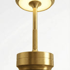 Detalhe do acabamento premium e textura antiderrapante da luminária de mesa LED em alumínio de alta durabilidade.