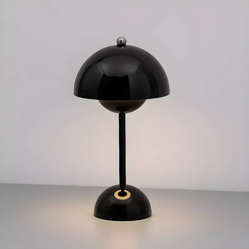 Luminária de mesa Aurora Ébano Preta LED Larvivaz com design sofisticado em formato cogumelo, iluminação touch e acabamento premium.